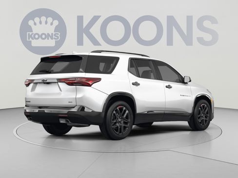 Used 2023 Chevrolet Traverse Premier AWD/4WD image 4