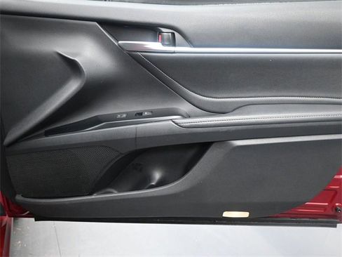 Used 2018 Toyota Camry XSE image 27