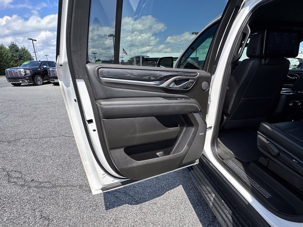 Certified 2021 GMC Yukon XL Denali w/ Denali Ultimate Package AWD/4WD image 28