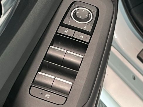 Used 2026 Toyota Prius XLE FWD image 36