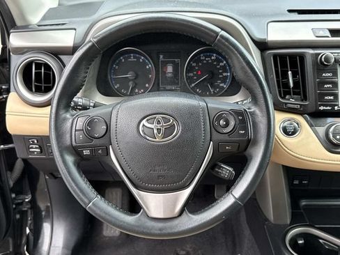 Used 2018 Toyota RAV4 XLE w/ Plus Extra Value Package AWD/4WD image 18
