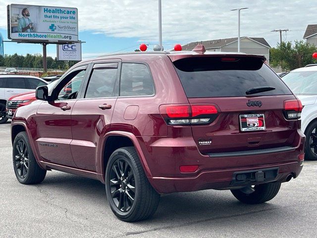 Used 2020 Jeep Grand Cherokee Altitude AWD/4WD image 9