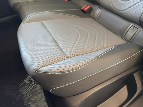 New 2026 Volkswagen Tiguan SE image 28