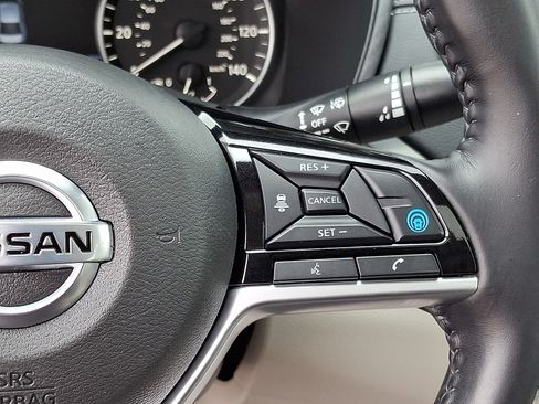 Used 2020 Nissan Altima 2.5 SV FWD image 23