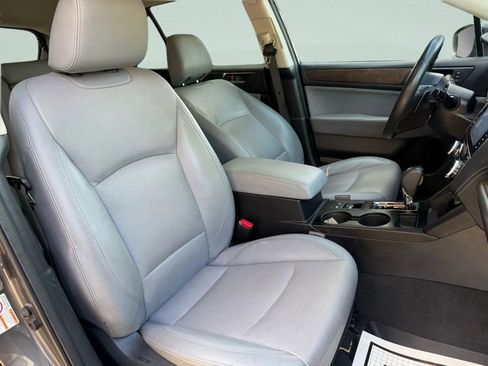 Used 2018 Subaru Outback 2.5i Limited image 19