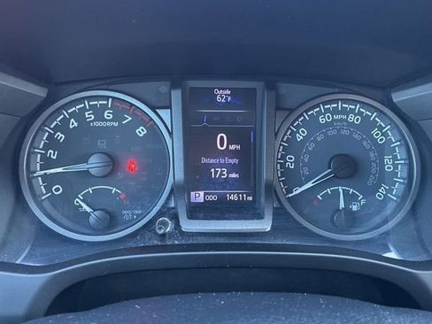 Used 2021 Toyota Tacoma TRD Off-Road image 7