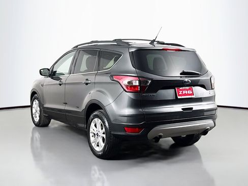 Used 2018 Ford Escape SEL image 3