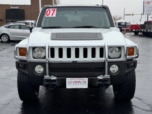 Used 2007 HUMMER H3 image 2