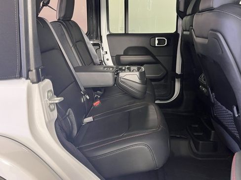 New 2025 Jeep Wrangler Unlimited Rubicon w/ XTREMEE 35" Tire Package image 28