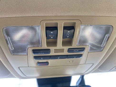 Used 2017 Toyota Highlander AWD V6 image 53