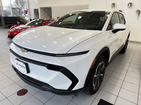 New 2026 Chevrolet Equinox EV LT image 31