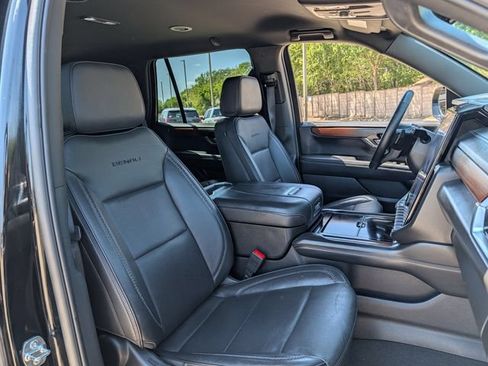 Used 2025 GMC Yukon Denali AWD/4WD image 25