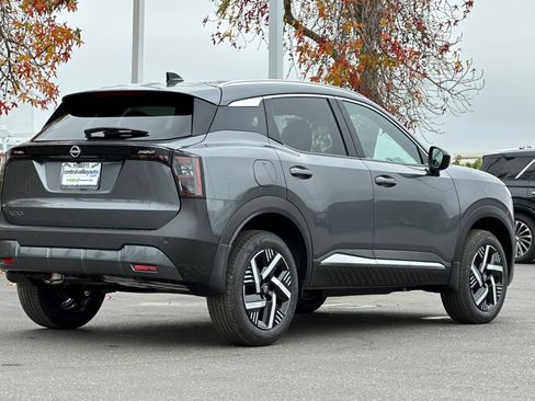 New 2026 Nissan Kicks SV image 4