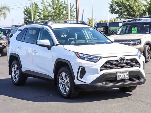 Used 2024 Toyota RAV4 XLE FWD image 3