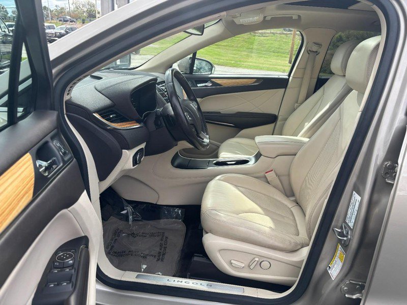 Used 2015 Lincoln MKC FWD w/ Equipment Group 101A Select image 9