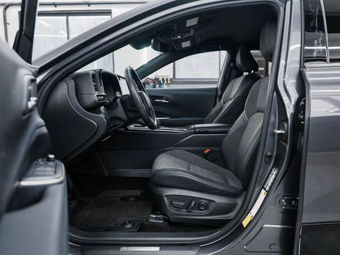 Used 2023 Toyota Crown XLE image 29