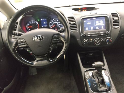 Used 2018 Kia Forte S image 22