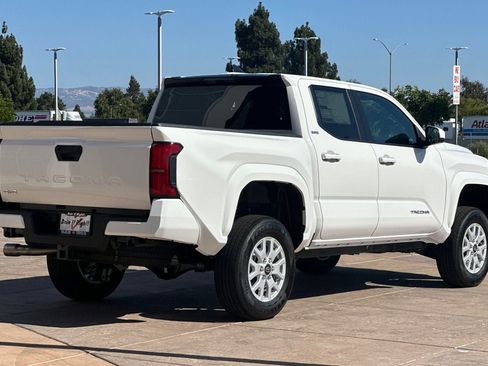 New 2026 Toyota Tacoma SR5 AWD/4WD image 4
