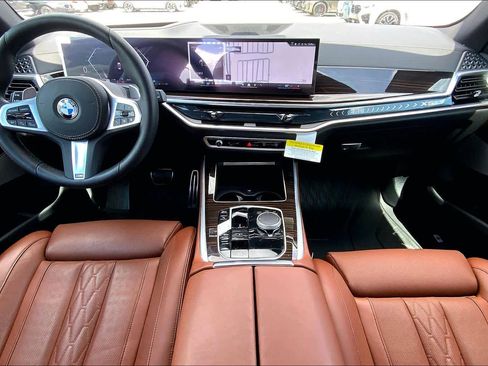 Used 2026 BMW X5 sDrive40i w/ M Sport Package image 28