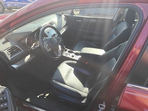 Used 2017 Subaru Outback 2.5i Limited AWD/4WD image 3