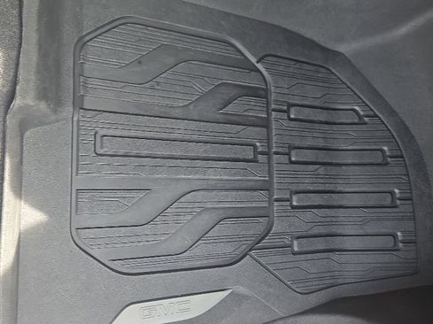 Used 2025 GMC Sierra 3500 Denali w/ Denali Reserve Package AWD/4WD image 29