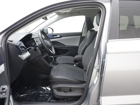 Used 2023 Volkswagen Taos SE w/ Panoramic Sunroof Package AWD/4WD image 5