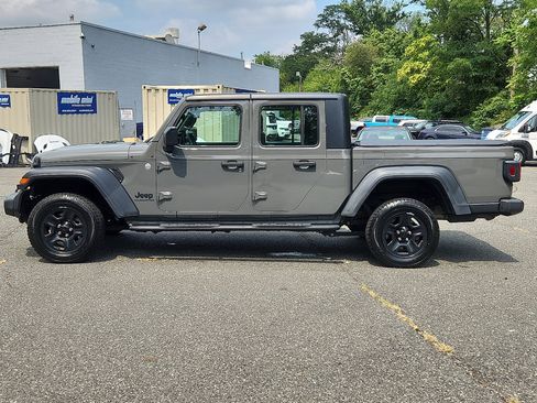Used 2021 Jeep Gladiator Sport image 2