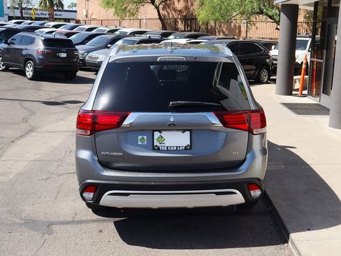 Used 2020 Mitsubishi Outlander SE image 10