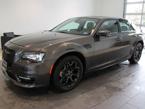 Used 2023 Chrysler 300 Touring L w/ Popular Equipment Group image 11