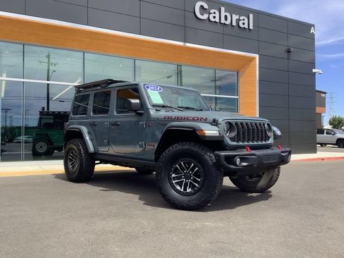 Used 2024 Jeep Wrangler Unlimited Rubicon AWD/4WD image 2