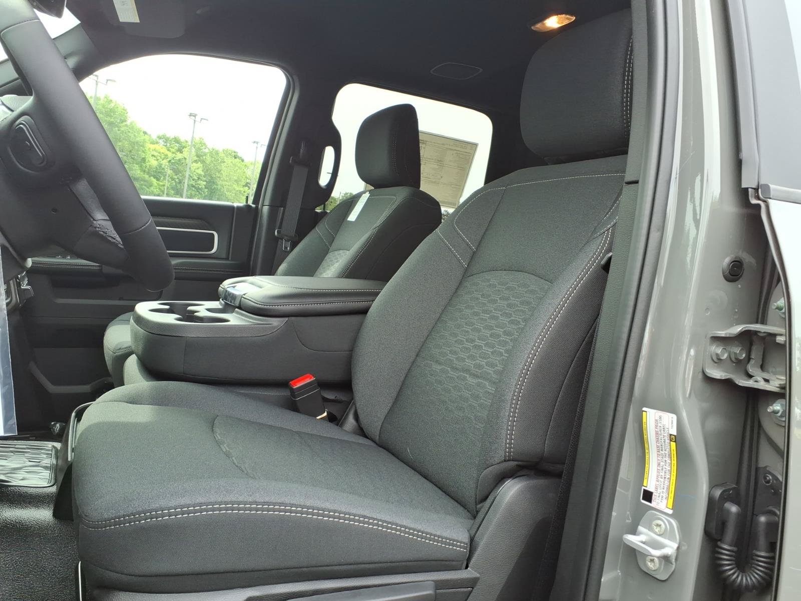 New 2026 RAM 3500 Big Horn AWD/4WD image 12