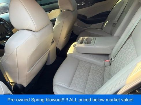 Used 2016 Nissan Maxima Platinum FWD image 15