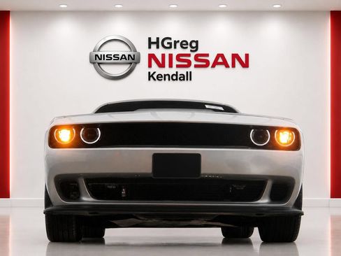 Used 2019 Dodge Challenger SXT RWD image 5