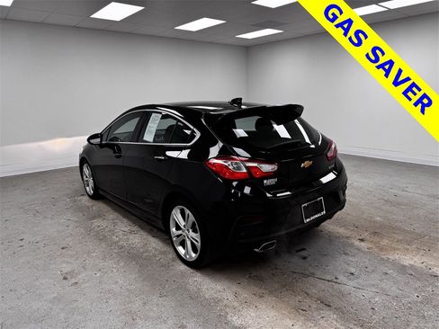 Used 2018 Chevrolet Cruze Premier image 7