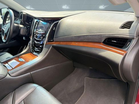 Used 2017 Cadillac Escalade Luxury image 21