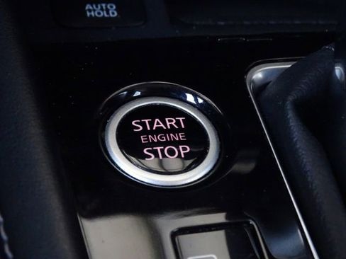 Used 2022 Nissan Kicks SR image 29