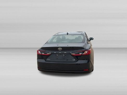 Used 2026 Toyota Camry LE FWD image 5