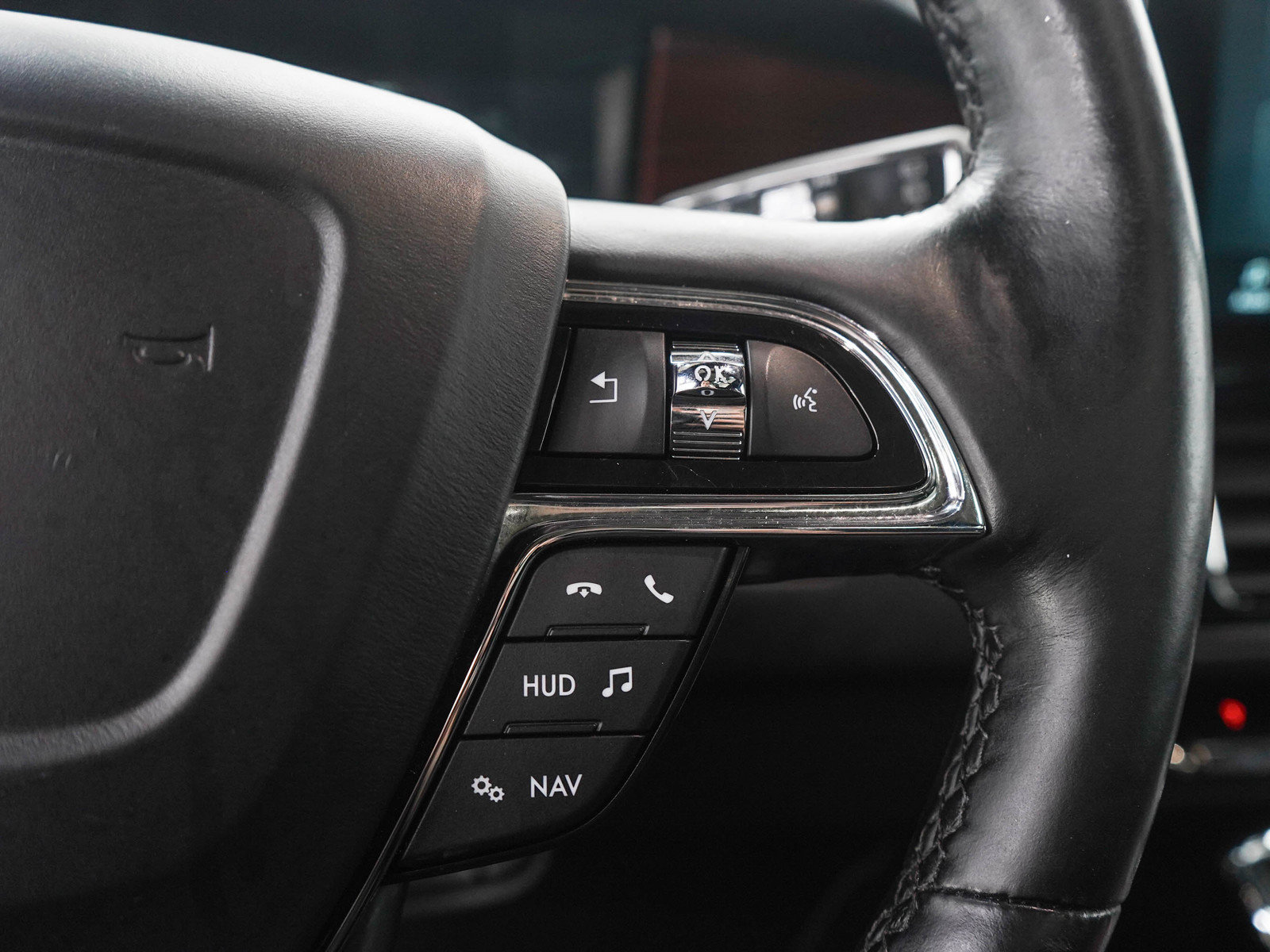 Used 2021 Lincoln Navigator L Reserve AWD/4WD image 30