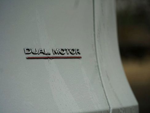 Used 2022 Tesla Model Y Performance image 9