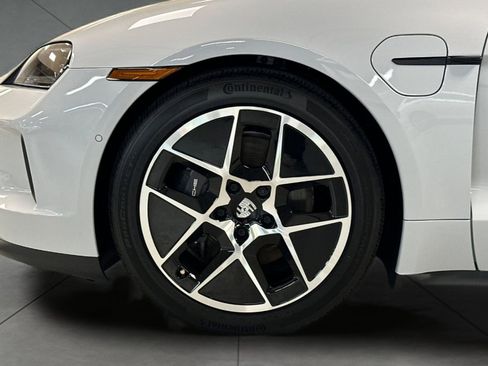 New 2025 Porsche Taycan image 12