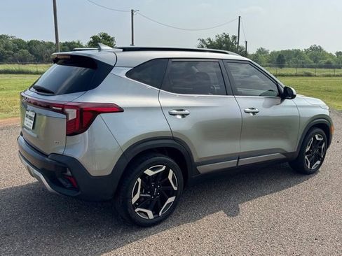 Used 2024 Kia Seltos SX w/ SX Sunroof Package AWD/4WD image 6