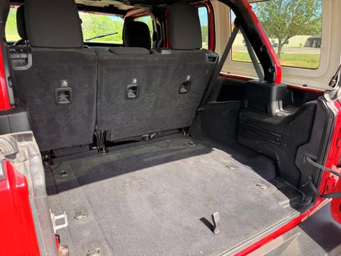 Used 2019 Jeep Wrangler Unlimited Sport S image 12