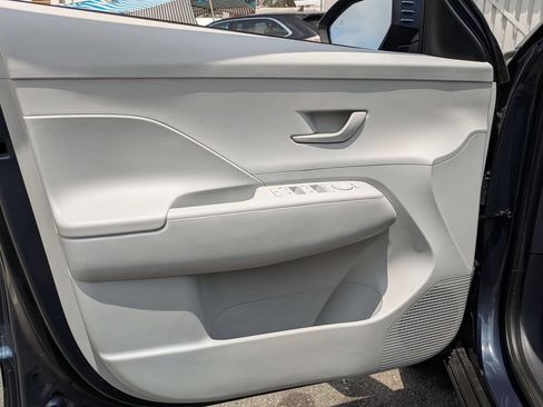 Used 2025 Hyundai Kona SEL FWD image 18