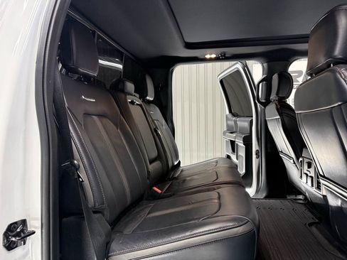 Used 2022 Ford F250 Platinum w/ FX4 Off-Road Package AWD/4WD image 32