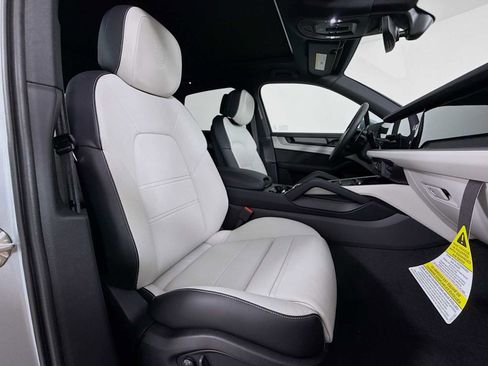 New 2026 Porsche Cayenne image 29