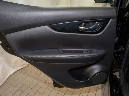 Used 2022 Nissan Rogue Sport SL image 8