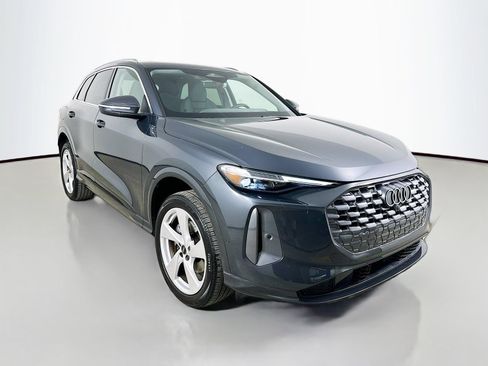 Used 2025 Audi Q5 Premium Plus w/ Premium Plus AWD/4WD image 3