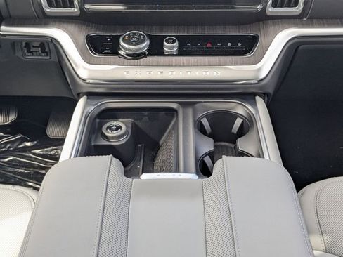 New 2025 Ford Expedition Platinum w/ Platinum Ultimate Package AWD/4WD image 20