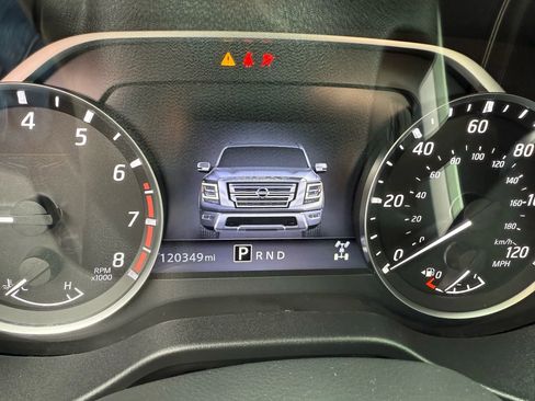 Used 2021 Nissan Titan SV w/ SV Convenience Package image 9