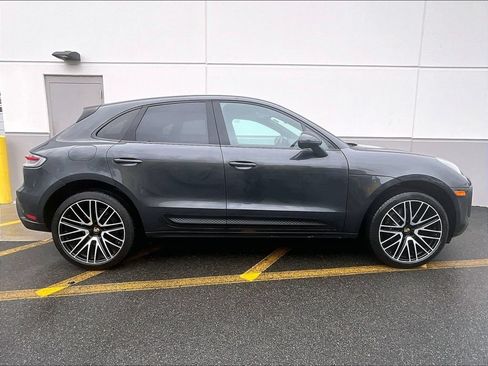 Certified 2023 Porsche Macan AWD/4WD image 6